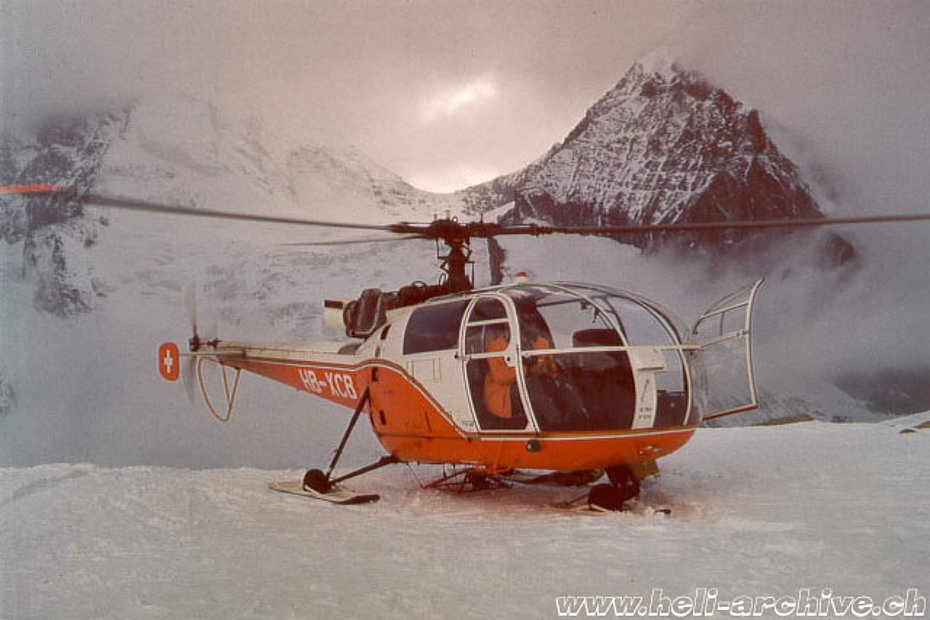 1965 - Hermann Geiger at the controls of the SE 3160 Alouette 3 HB-XCB in service with Air Glaciers (Y. Debraine)