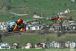 Buochs/NW, marzo 2005 - Il Westland/Agusta-Bell 47G3B-1 HB-ZBF in fase di decollo (K. Albisser)
