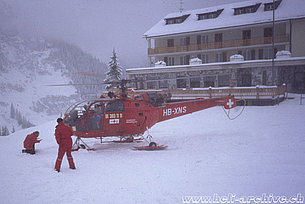 Swiss Alps, 1980s - The SA 319B Alouette III HB-XNS in service with REGA (E. Bianchetti)
