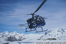 Gandegg/VS, maggio 2002 - L'SE 313B Alouette 2 HB-ZBE in servizio con la Air Zermatt (H. Zurniwen)