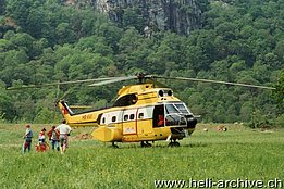 Valle Maggia/TI, summer 1991 - The SA 330J Puma HB-XVI in service with Heli TV (O. Colombi)