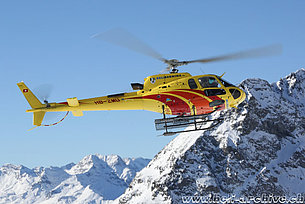 St. Moritz/GR, febbraio 2017 - L'AS 350B3e Ecureuil HB-ZMU in servizio con la Heli-Bernina (O. Colombi)
