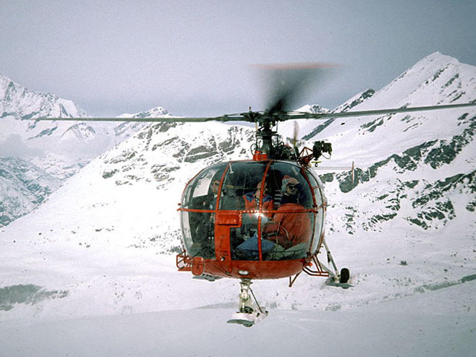 Zermatt 1978 - Bernd Van Doornick ai comandi dell'SE 3160 Alouette 3 HB-XDA durante una missione di soccorso (frobbi.org)