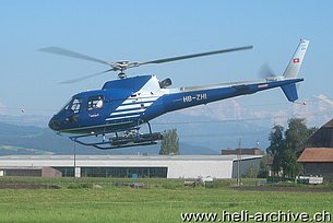 Belp/BE, August 2009 - The AS 350B2 Ecureuil HB-ZHI in service with Heliswiss (M. Ceresa)