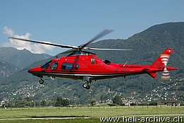 Aeroporto cantonale di Locarno/TI, maggio 2008 - L'Agusta A109E Power HB-ZDM in servizio con la Heli Bernina AG (M. Bazzani)