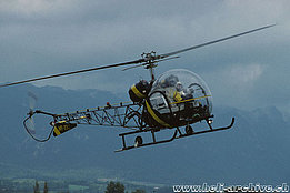 Grenchen/SO, ottobre 1998 - L'Agusta-Bell 47G3B-1 HB-XBZ in servizio con la Airport Helicopter (P. Wernli)