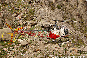 Gadmen/BE, giugno 2009 - L'SA 315B Lama HB-XRF in servizio con la Air Glaciers (B. Siegfried)