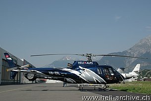 Sion/VS, luglio 2010 - L'AS 350B2 Ecureuil HB-ZIL in servizio con la Héli Alps (M. Bazzani)
