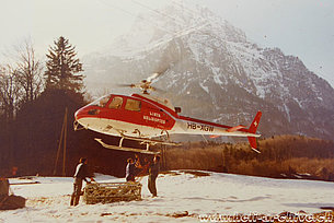 Alpi glaronesi, febbraio 1980 - L'AS 350B Ecureuil HB-XGW in servizio con la Linth Helikopter (famiglia Kolesnik)