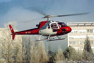 Altdorf/UR, gennaio 1992 - L'AS 350B2 Ecureuil HB-XUS in servizio con la Heli-Linth AG (K. Albisser)