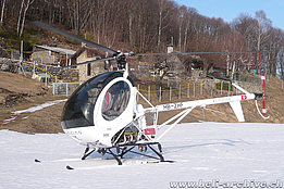 Sementina/TI, febbraio 2012 – Lo Schweizer 300C HB-ZHF in servizio con la Eliticino (M. Bazzani)