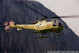 Avegno/TI, February 1997 - The SA 319B Alouette 3 HB-XJK in service with Heli-TV (M. Bazzani)
