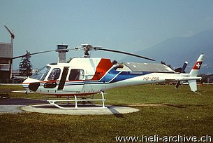 Aeroporto cantonale di Locarno/TI, luglio 1999 - L'AS 350B3 Ecureuil HB-ZBR in servizio con la Air Grischa Helikopter AG (M. Bazzani)