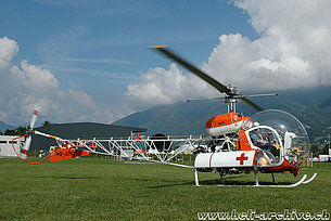 Aeroporto cantonale di Locarno/TI, maggio 2014 - Il Westland/Agusta-Bell 47G3B-1 HB-XMG di proprietà di Claude Debons (M. Bazzani)