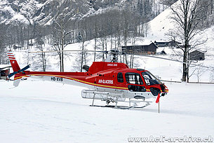 Lauterbrunnen/BE, Januar 2013 - The AS 350B2 Ecureuil HB-XVB in service with Air Glaciers (K. Albisser)
