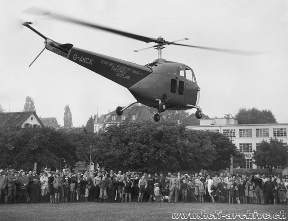 Zurich-Wollishofen, October 14, 1947 - The Bell 47B G-AKCX is the first helicopter to fly in Switzerland (H. Gemmerli) 