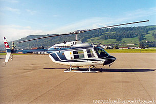 Belp/BE, anni Novanta - Il Bell 206B Jet Ranger III HB-XUE in servizio con la Heliswiss (K. Albisser)