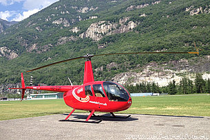 Lodrino/TI, giugno 2012 - Il Robinson R-44 Raven II HB-ZGM in servizio con la Mountain Flyiers 80 Ltd. (M. Bazzani)