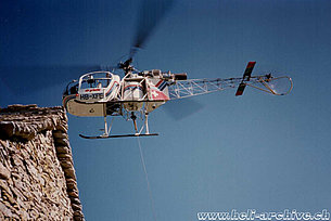 Mount of Lodrino/TI, 1980s - The SA 315B Lama HB-XFE in service with Air Grischa (P. Menucelli)