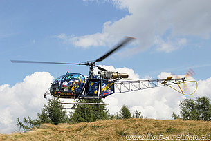 Monti di Pianascio, Moleno/TI, agosto 2015 - L'SA 315B Lama HB-ZWA in servizio con la Heli-Rezia (M. Ceresa)