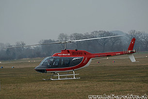Grenchen/SO, marzo 2011 - L'Agusta-Bell 206A/B Jet Ranger II HB-XHO in servizio con la Airport Helicopter Basel (B. Siegfried)