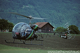 Bex/VD, giugno 2000 - Il Westland/Agusta-Bell 47G3B-1 HB-XJE in servizio con il Groupe Hélico du Chablais (P. Wernli)