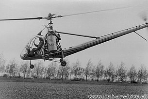 Holland, summer 1955 - The Hiller UH-12A HB-XAD in service with Air Import piloted by Max Kramer (archive M. Kramer)