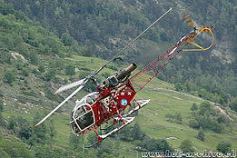 Raron/VS, maggio 2008 - L'SA 315B Lama HB-XPJ della Air Zermatt in decollo (M. Bazzani)