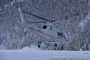 Samedan/GR, dicembre 2013 - L'Agusta-Westland 109SP HB-ZVJ in servizio con la Swiss Helicopter AG (T. Schmid)
