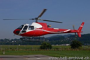 Belp/BE, agosto 2012 - L'AS 350B3e Ecureuil HB-ZNI in servizio con la Swiss Helicopter AG (H. P. Zurcher)
