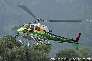 Raron/VS, agosto 2012 - L'AS350B3 Ecureuil HB-ZDX in servizio con la Swiss Helicopter AG (T. Schmid)