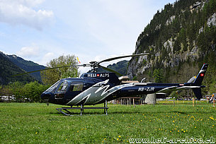 Lauterbrunnen/BE, maggio 2015 - L'AS 350B3+ Ecureuil HB-ZJR in servizio con la Héli-Alpes SA (M. Bazzani)