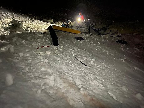 The wrack of the Robinson R-44 Raven II I-OLLI was found after more than 7 hours from the accident (Air Zermatt)