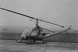 Kloten 1954 - L'Hiller UH-12B HB-XAC della Bühre & Co. (archivio O. Matti)
