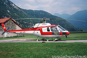 San Vittore/GR, settembre 1992 - L'AS 350B1 Ecureuil HB-XPK in servizio con la Eliticino (archivio F. Wegmann)