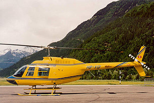 Ambrì/TI, settembre 2000 - L'Agusta-Bell 206B Jet Ranger II HB-XQI in servizio con la Heli-Rezia (M. Bazzani)