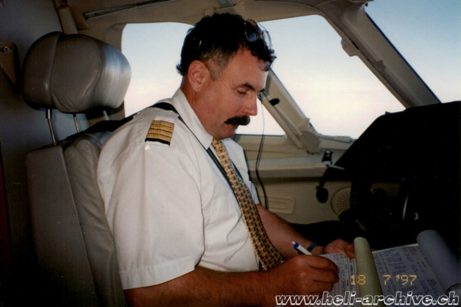 Peter Kolesnik photographed in the cockpit of a jet in July 1997 (family Kolesnik)