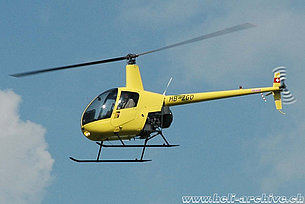 Bex/VD, giugno 2005 - Il Robinson R-22 Beta II HB-ZGO in servizio con la Mountain Flyers 80 Ltd (K. Albisser)