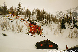 Vallese, aprile 1985 - L'SA 315B Lama HB-XNP in servizio con la Air Glaciers (B. Pollinger)
