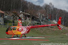 Monti di Sementina/TI, marzo 2011 - Il Robinson R-44 Raven II HB-ZGM in servizio con la Mountain Flyers 80 Ltd. (M. Bazzani)