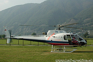 Locarno airport/TI, May 2002 - The AS 350B3 Ecureuil HB-ZEC in service with Eliticino (M. Bazzani)