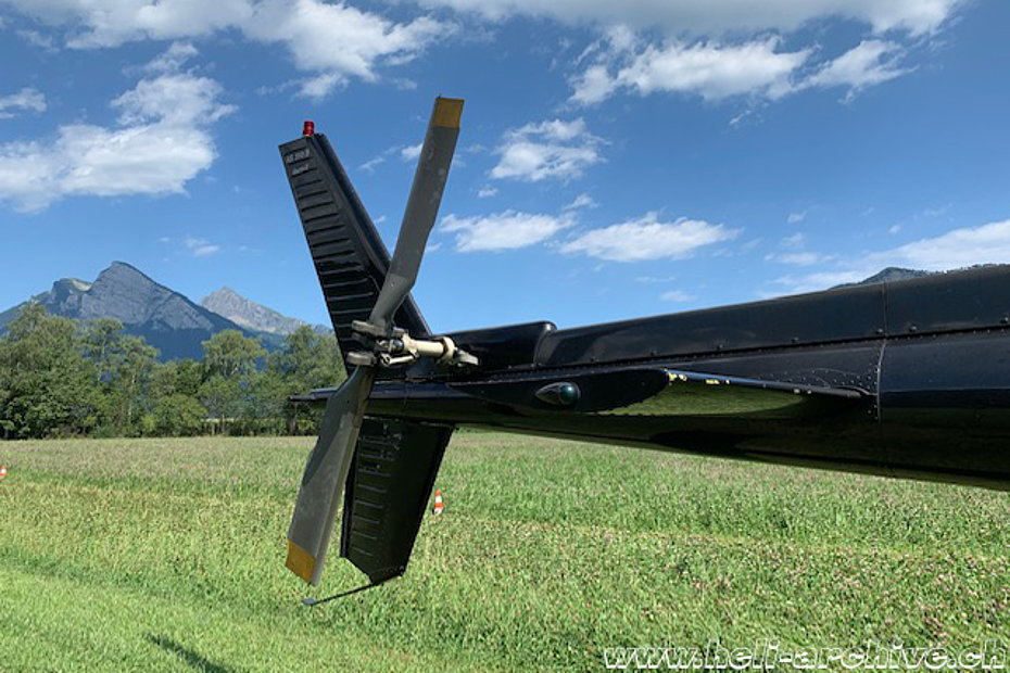 The tail boom with the horizontal and vertical stabilizers and the tail rotor (HAB)