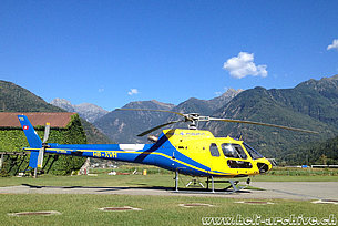 San Vittore/GR, September 2016 - The AS 350B2 Ecureuil HB-XVM in service with Heli Rezia (M. Bazzani)