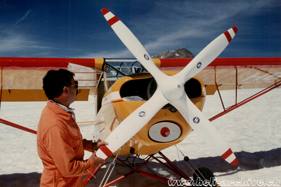 Peter Kolesnik era abilitato anche ad effettuare atterraggi sui ghiacciai con aeroplani (famiglia Kolesnik)