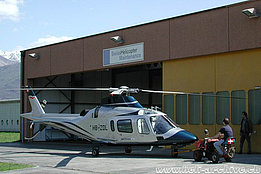Locarno/TI, aprile 2002 - L'Agusta A109E Power HB-ZDL di proprietà della Tiriac Air AG (M. Bazzani)
