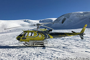 Testa Grigia/VS, January 2017 - The AS 350B3 Ecureuil HB-ZSE temporarily in service with Eagle Valais SA (H. Zurniwen)