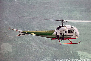The Agusta-Bell 47J3B-1 HB-XBR of Hermann Geiger in flight (SARG magazine)