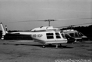 Belp/BE, primi anni Settanta - Il Bell 206A/B Jet Ranger II HB-XCP fotografato insieme all'HB-XCF (W. Studer - HAB)
