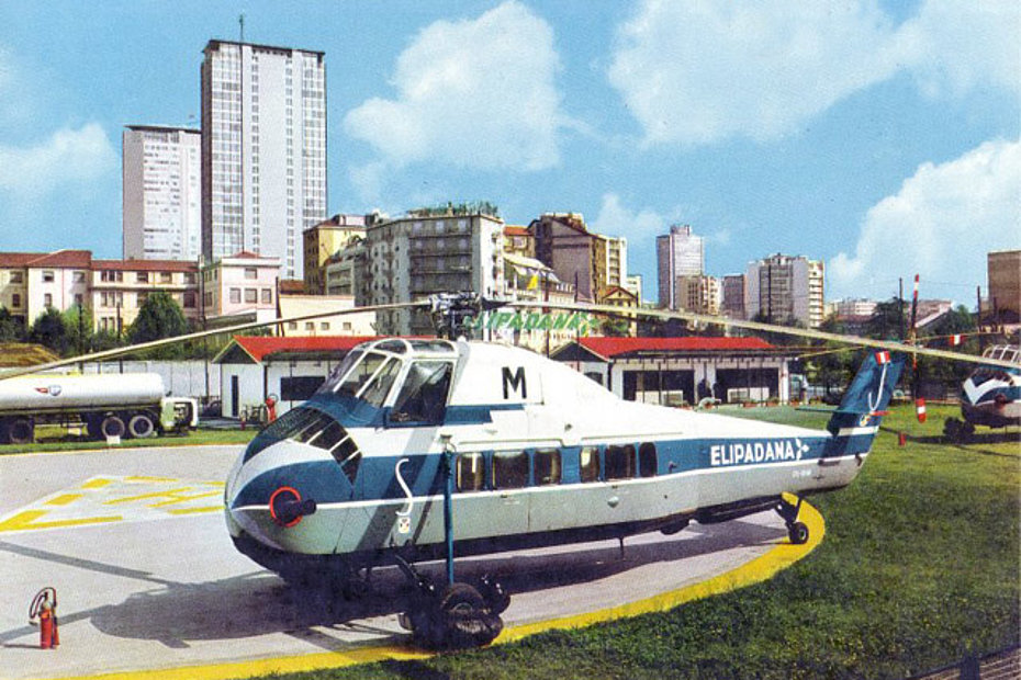 Estate 1960 - I due Sikorsky S-58C della Sabena (OO-SHM e OO-SHN) in servizio temporaneo con la Elipadana fotografati a Milano (HAB)