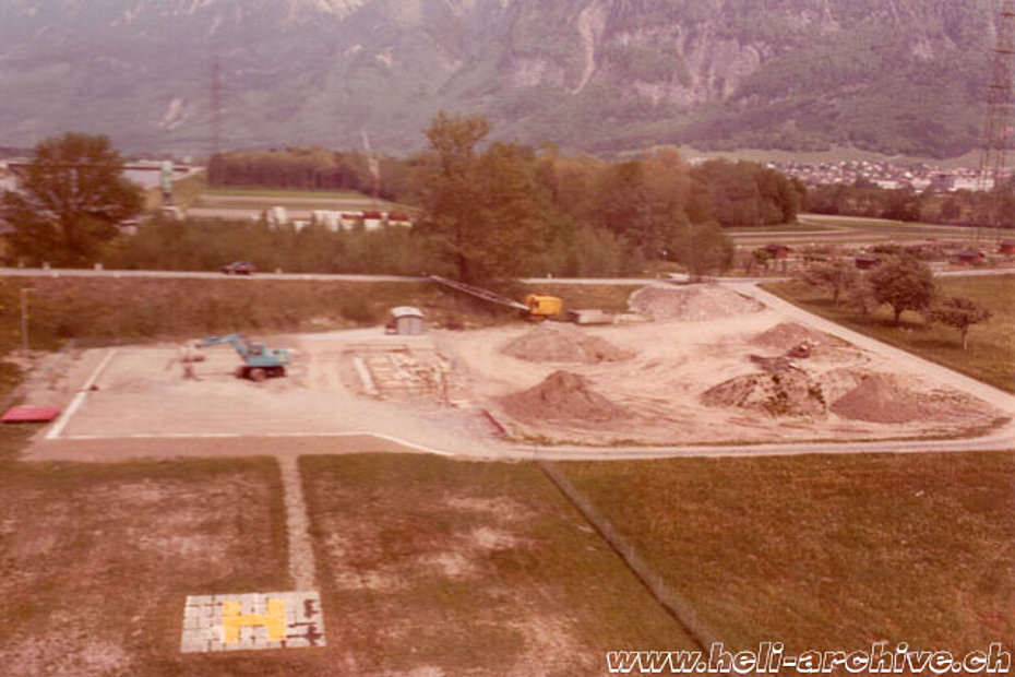 Maggio 1982 - Qualche mese dopo l'esito della votazione iniziarono i lavori di costruzione dell'eliporto (archivio D. Vogt)
